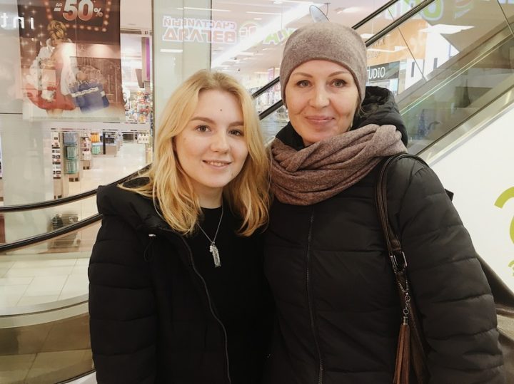 iuydi-v-gorode-novii-god