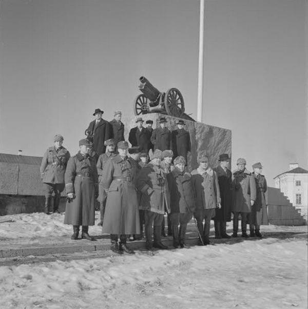 петрозаводск, ссср, война великая отечественная, 1943, фото, архив, пушка, площадь ленина