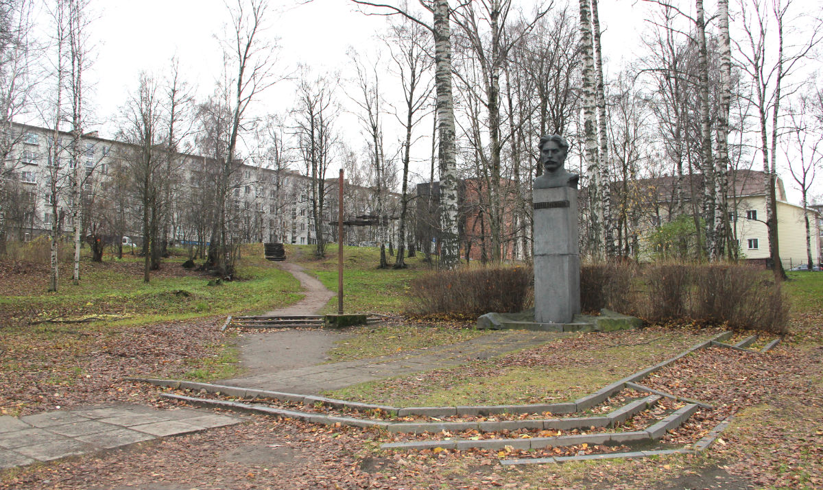 Лососинский парк Петрозаводск. Парк красные казармы Петрозаводск. Бородинский сквер Петрозаводск. Лососинский парк Петрозаводск фото.