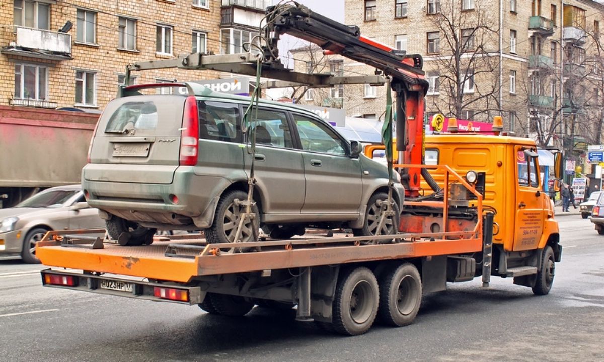 Водители, чьи машины подверглись экспресс-эвакуации в Петрозаводске, в шоке  от решения суда