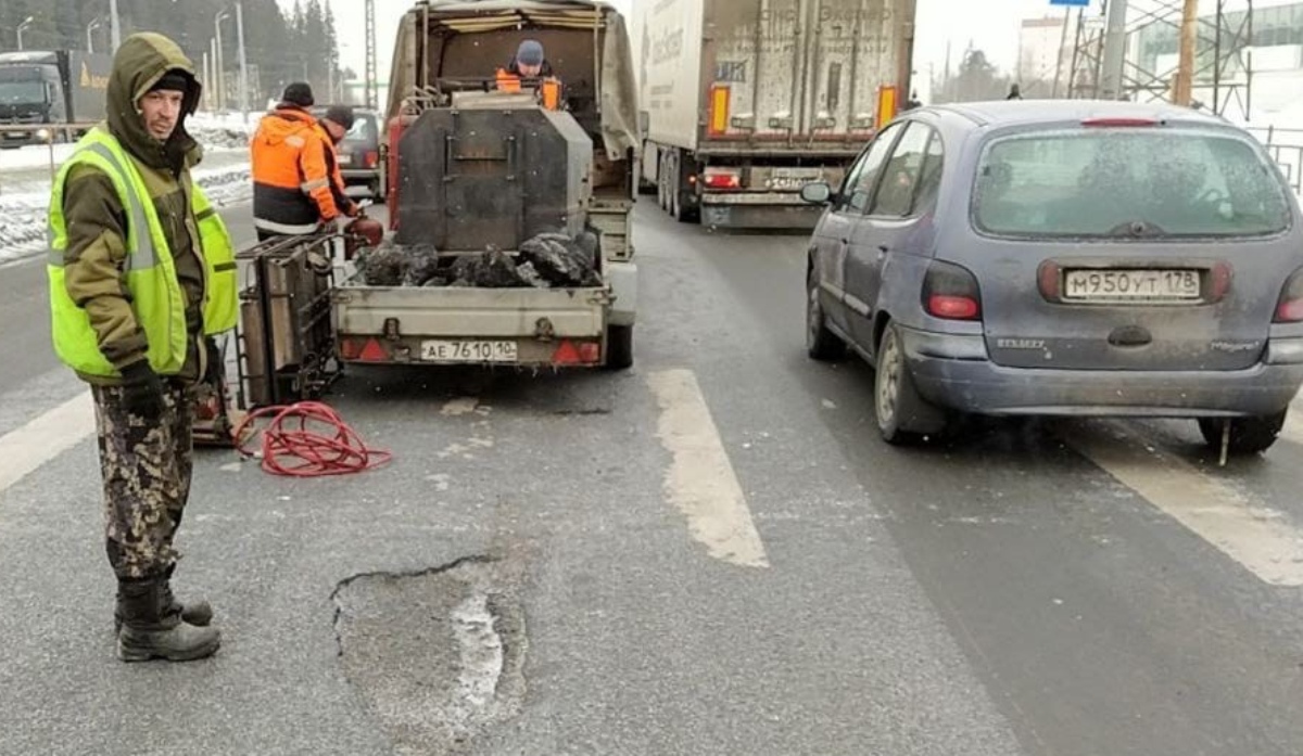 Он переходил дорогу несмотря