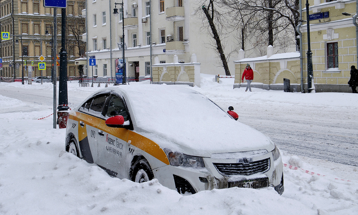 такси во время снегопада