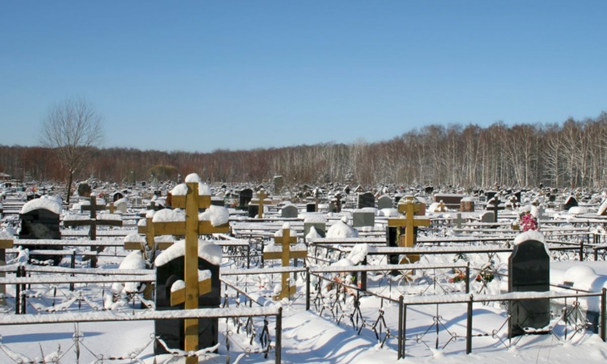 кладбище зимой