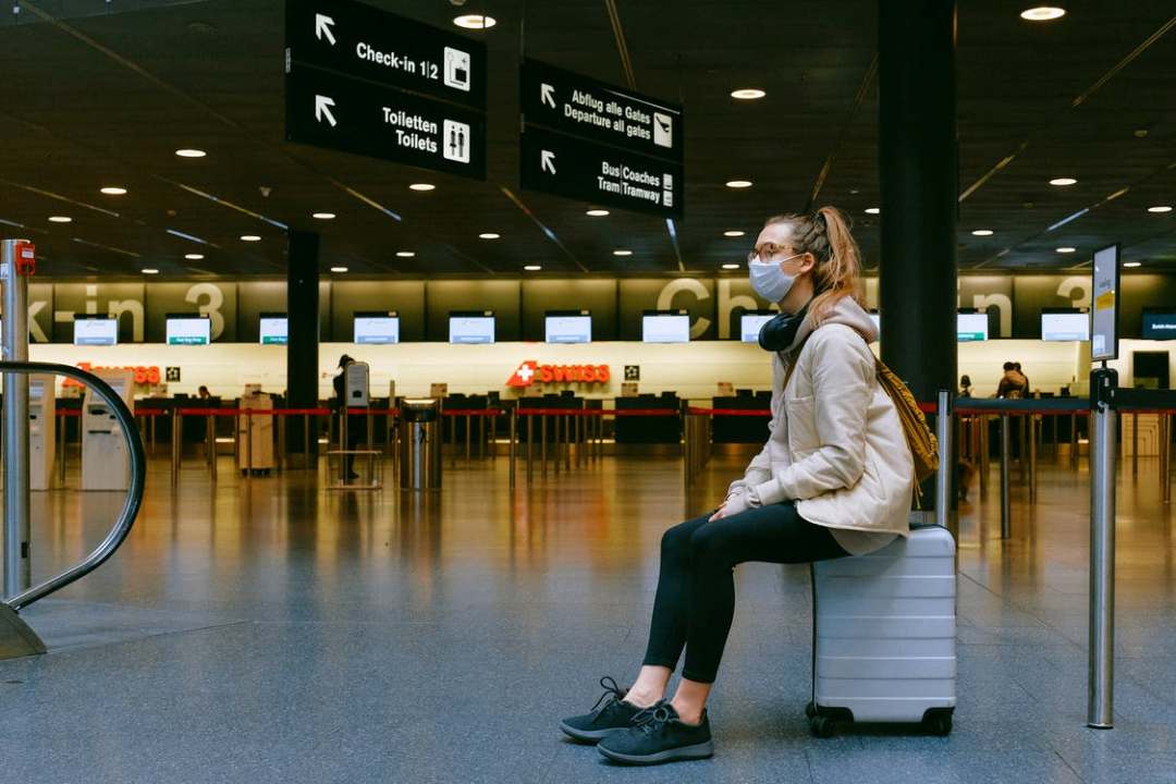 Девушка в аэропорте