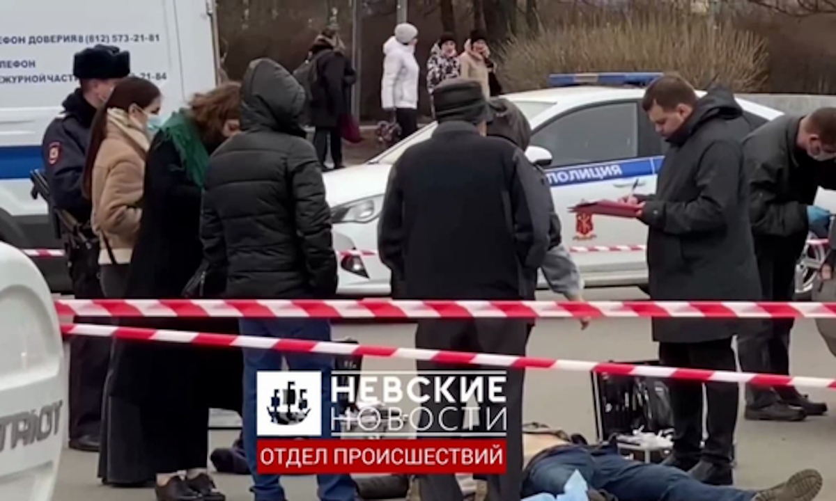 Убили мужчину в спб. Санкт-Петербург криминал. Поножовщина на площади Победы.