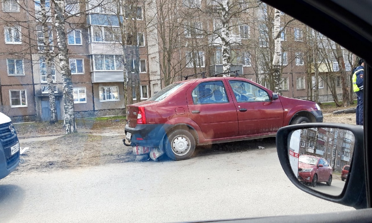 В Петрозаводске мужчина умер за рулем