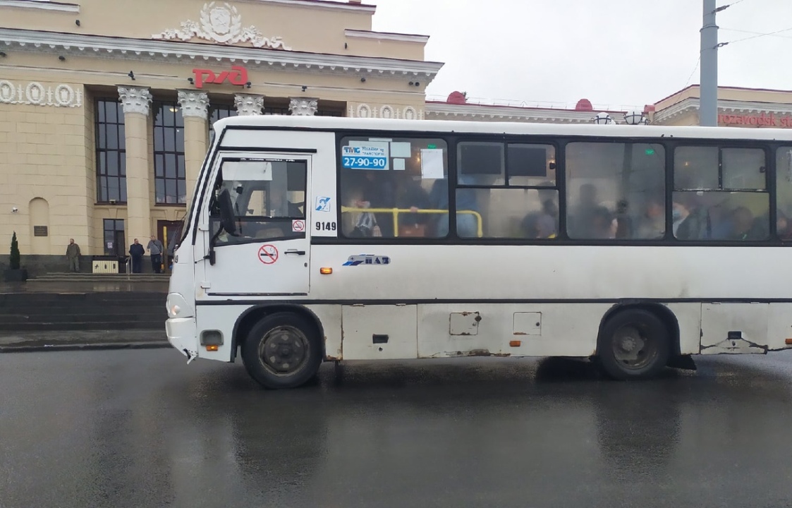 автобус на вокзале Петрозаводска