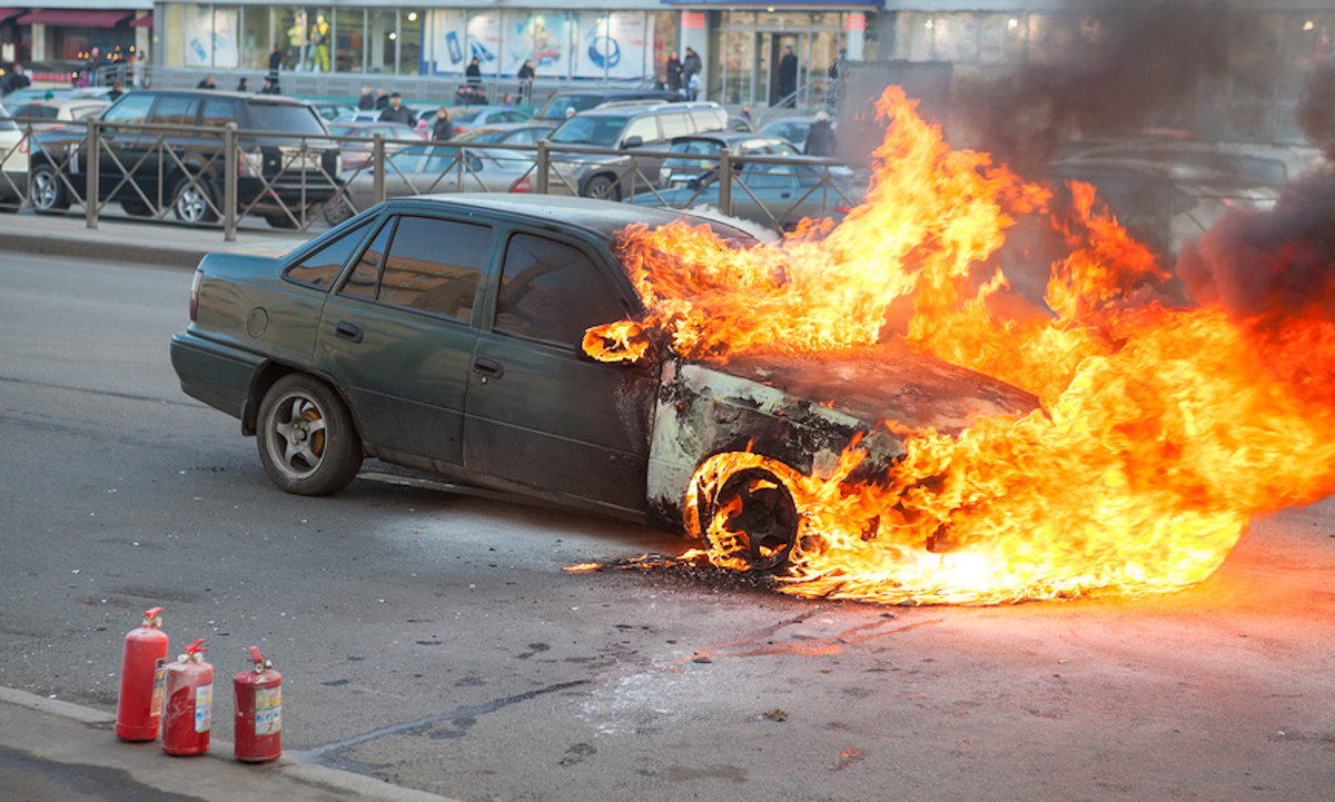 В Петрозаводске ночью подожгли автомобиль | 30.08.2021 | Новости  Петрозаводска - БезФормата