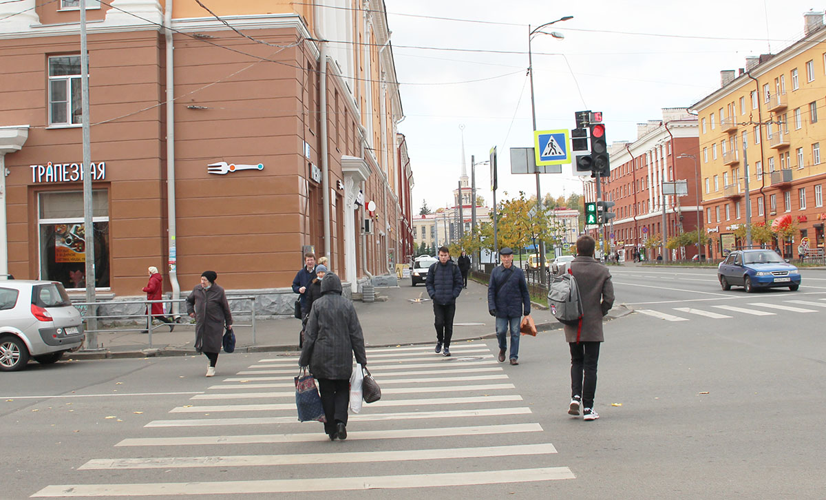 Со стороны окружающих. Возмущение народа в Москве 16 Str.