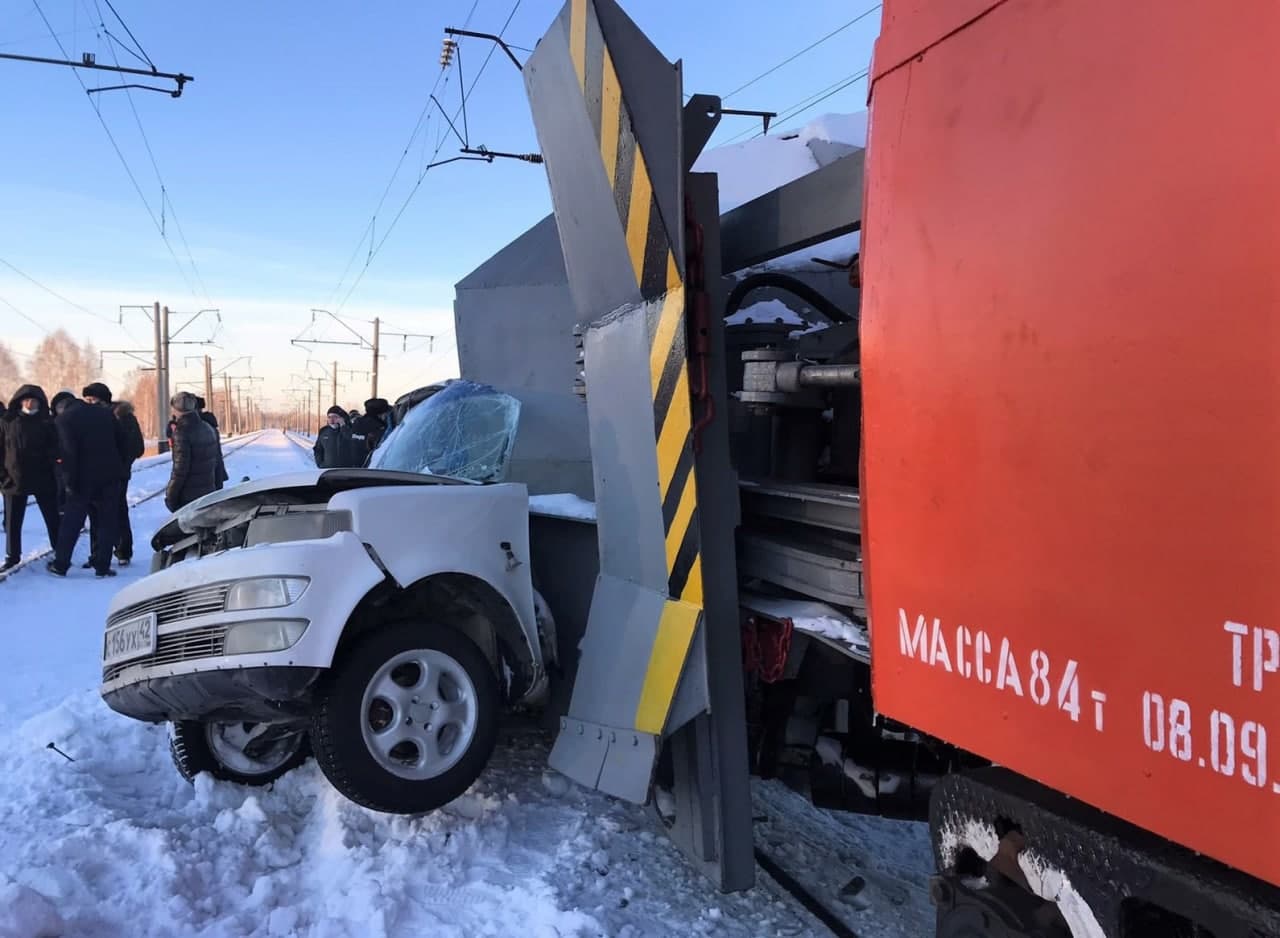 Авария в Алтайском крае с поездом