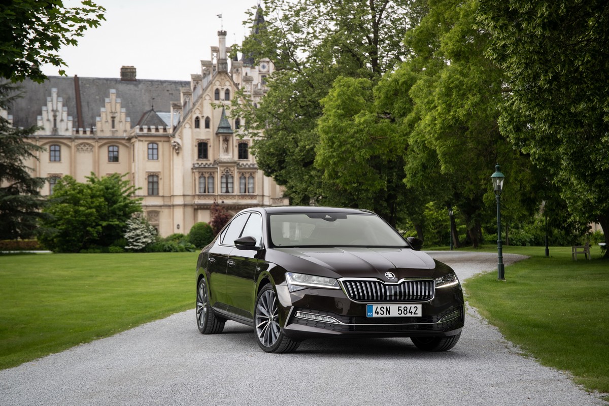 Skoda superb фото