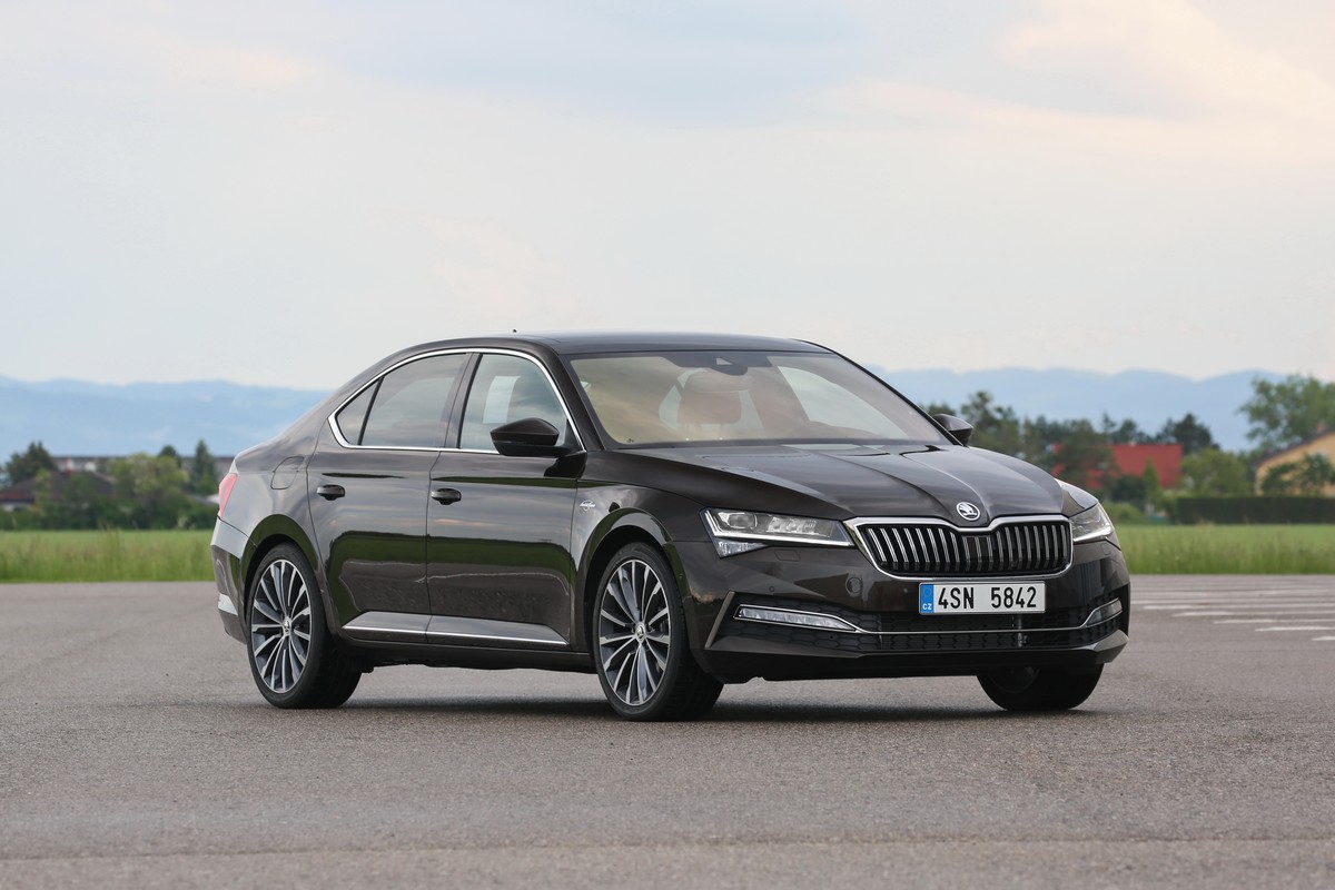 Skoda superb фото