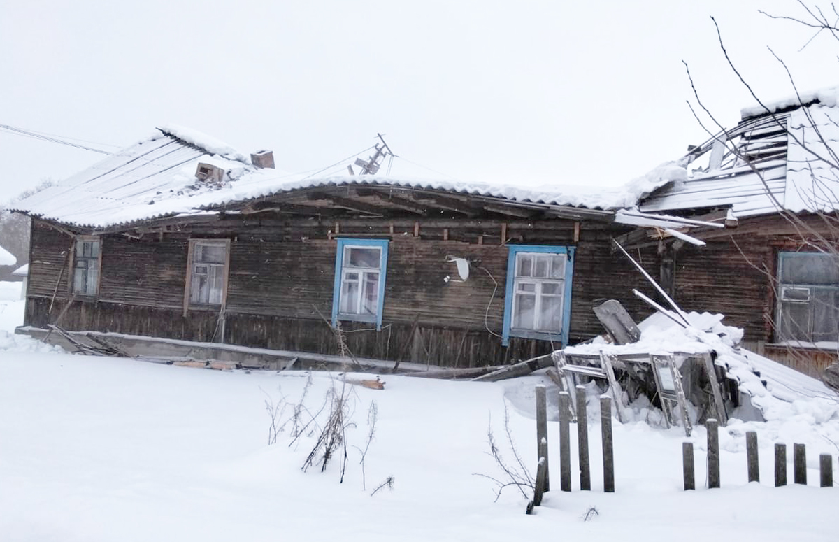 В райцентре Карелии обрушилась крыша жилого дома | 27.02.2022 | Новости  Петрозаводска - БезФормата