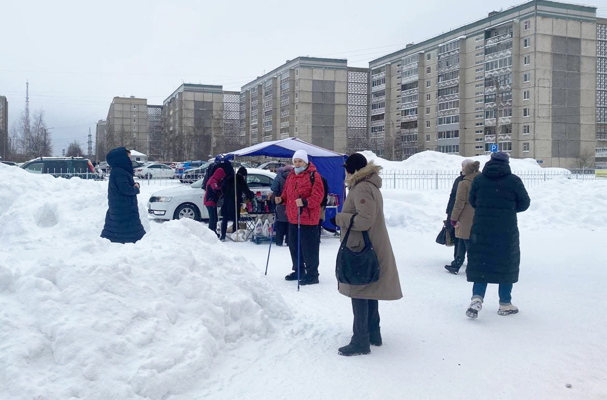 Почтовая площадь Петрозаводск. Сквер карельских рун Петрозаводск. Петрозаводск площадь. Петрозаводск Древлянка пункт проката.