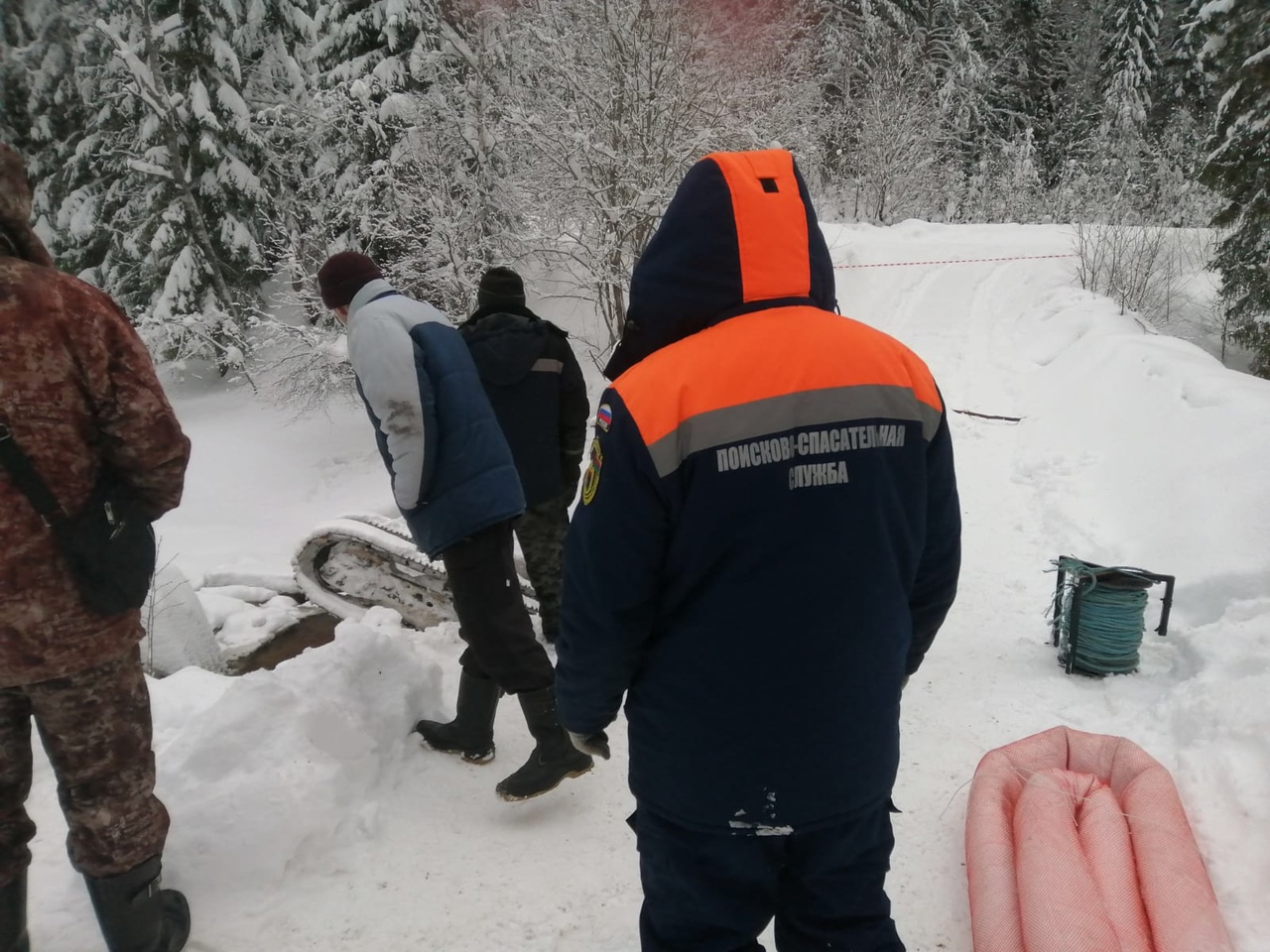 В Карелии водитель экскаватора съехал в реку и утонул