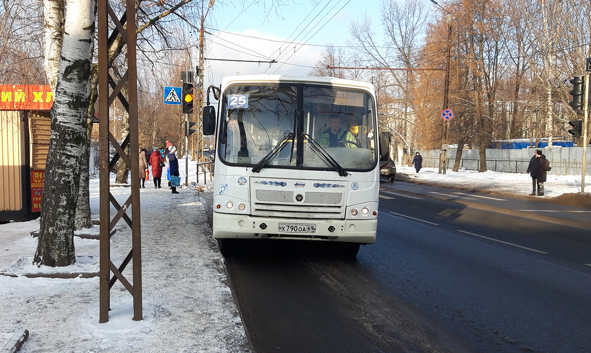 Общественный транспорт петрозаводск. Автобусы Иваново. Автобус 3. Автобус 14. Киев автобус.