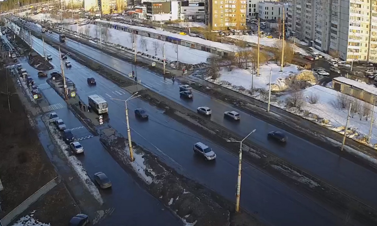 В Петрозаводске лихач чуть не сбил женщину с ребенком | 23.03.2022 |  Новости Петрозаводска - БезФормата