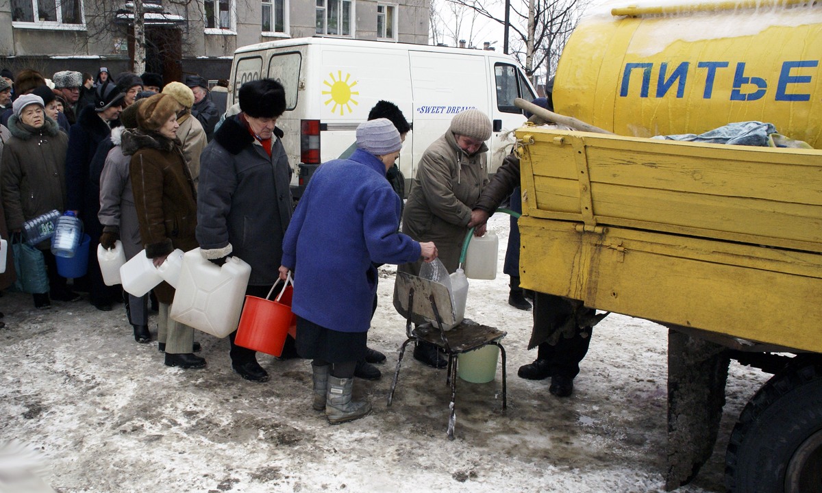 машина в водой очередь