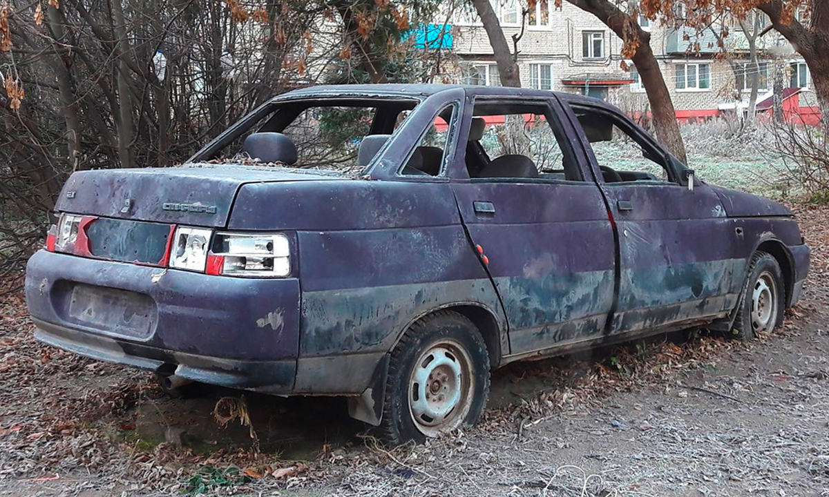 Как убрать брошенный автомобиль у себя во дворе