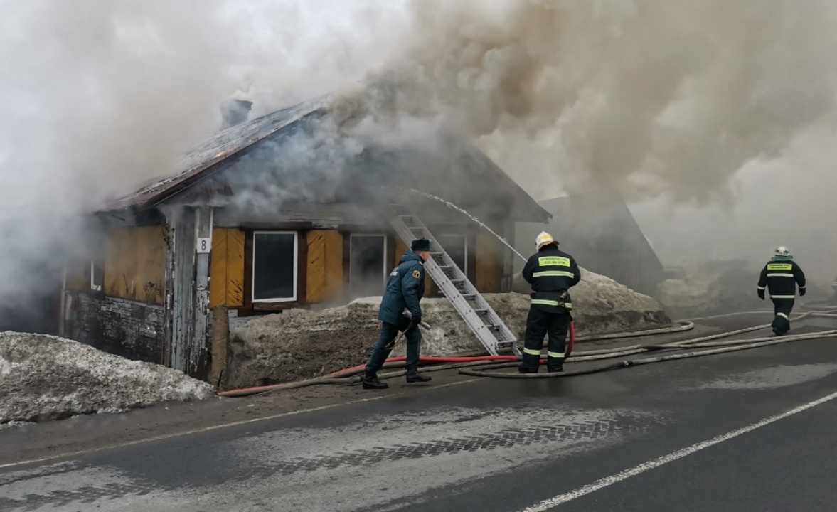 Карельской семье, потерявшей дом при пожаре, нужна помощь