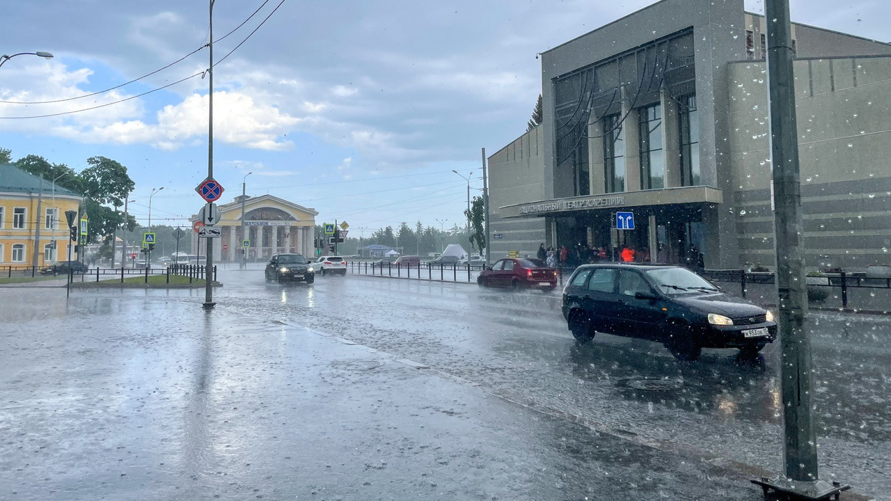 Погода в петрозаводске на апрель 2024. Фото Петрозаводска сегодня. Петрозаводск климат. Гроза в Карелии. Жара Петрозаводск.