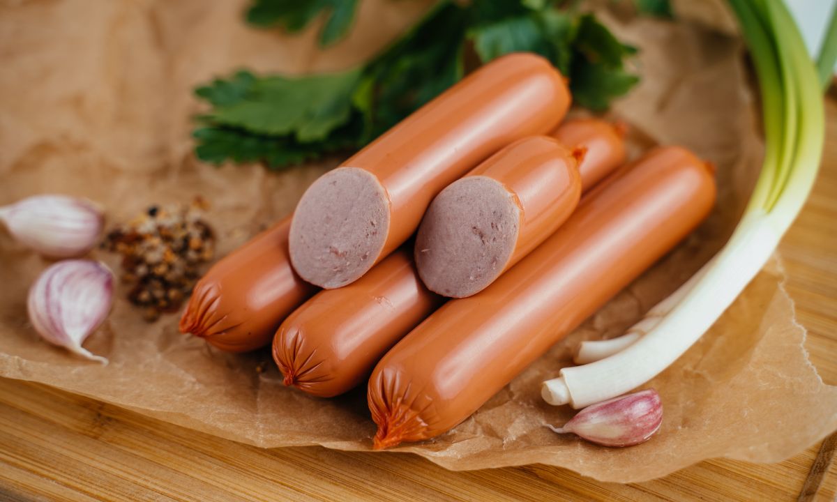 смачные сосиски мясной дом олония