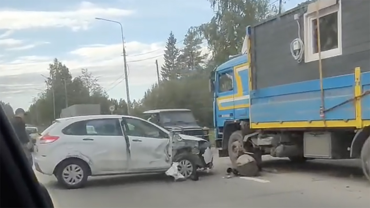 Жесткая авария произошла на въезде в Петрозаводск