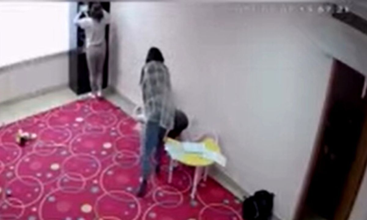 избивают детей в саду