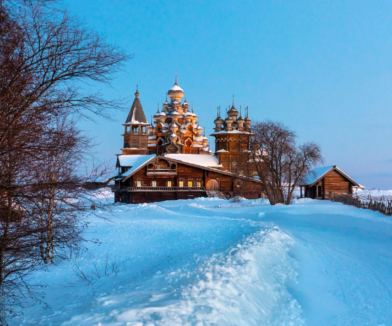 Экскурсия на остров Кижи