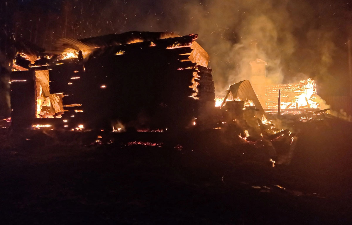 В Петрозаводске сгорели жилой и баня | 26.04.2023 | Новости Петрозаводска -  БезФормата