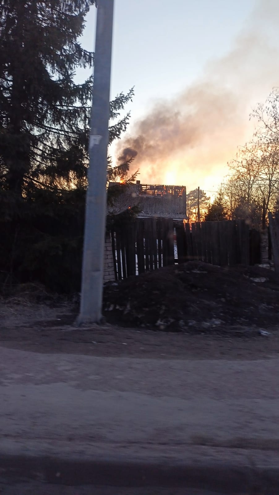 В Карелии сгорели частный дом и гостиница | 16.04.2023 | Новости  Петрозаводска - БезФормата