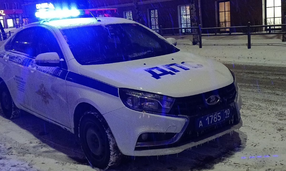 Один человек погиб в аварии с машиной МЧС в Карелии | 04.04.2023 | Новости  Петрозаводска - БезФормата