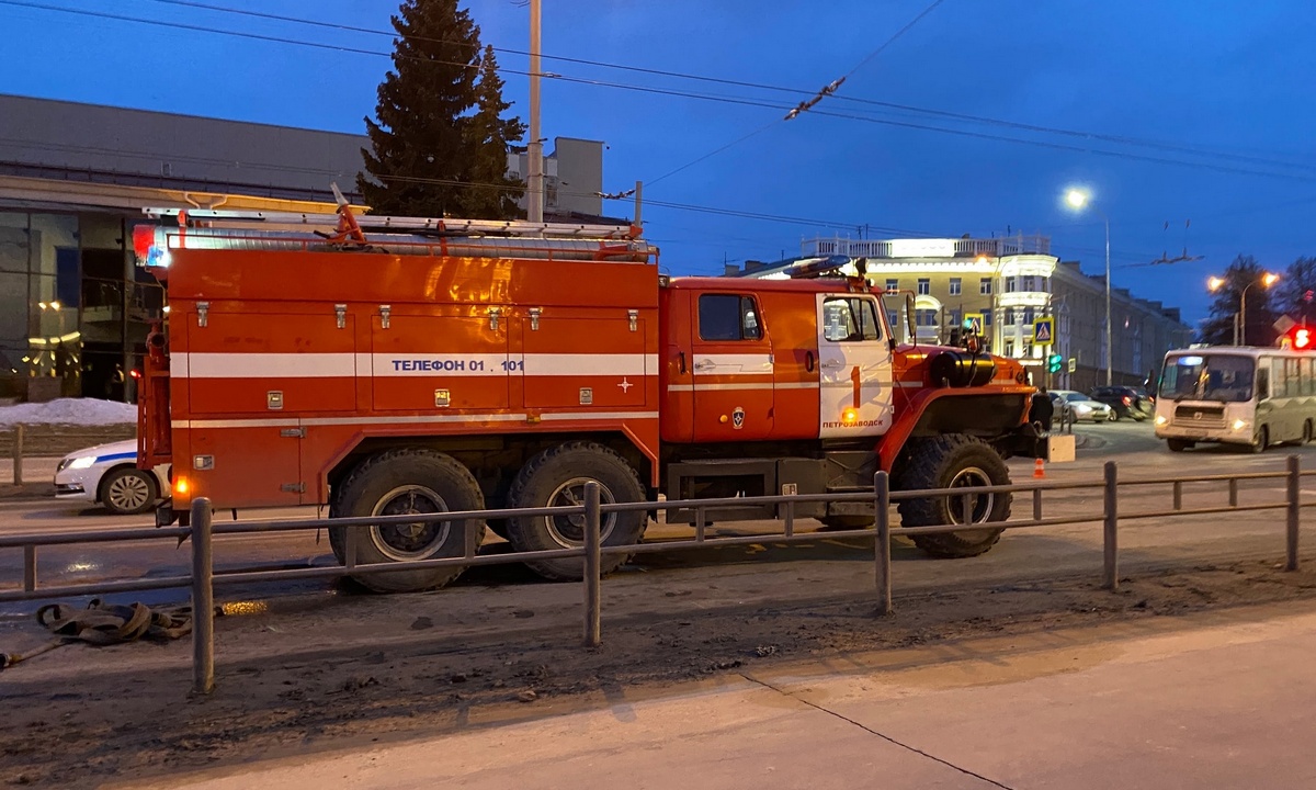 16-этажный дом загорелся в Петрозаводске: чудом не погиб пенсионер