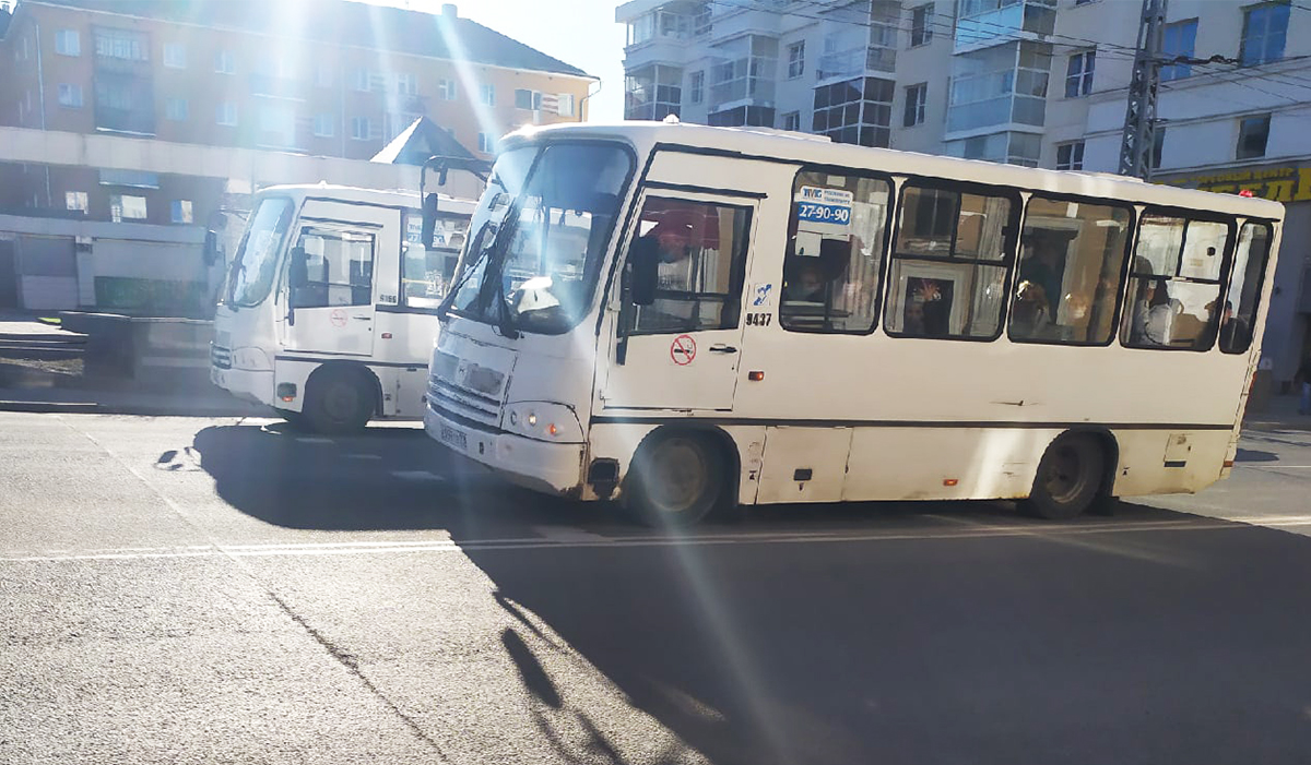 В Петрозаводске маршрутчики, с которыми прекратили сотрудничество, создали  дублирующий маршрут