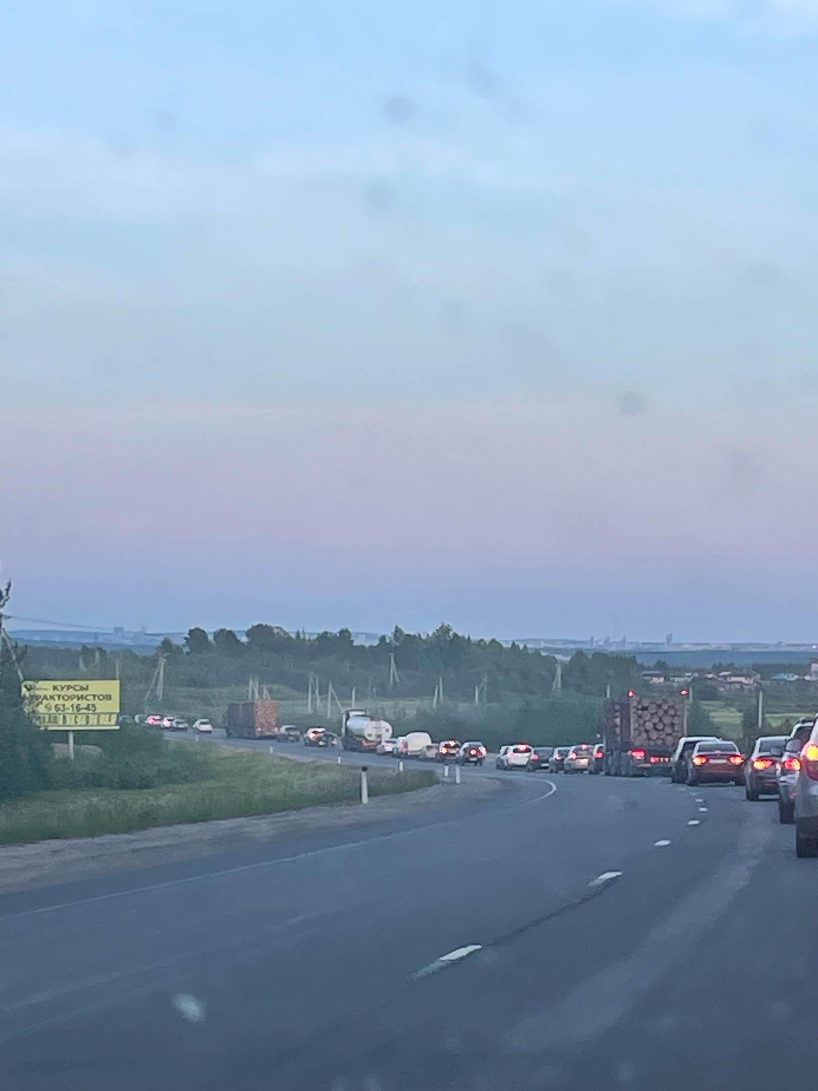 Там ад». Огромная пробка образовалась на въезде в Петрозаводск | 13.06.2023  | Новости Петрозаводска - БезФормата