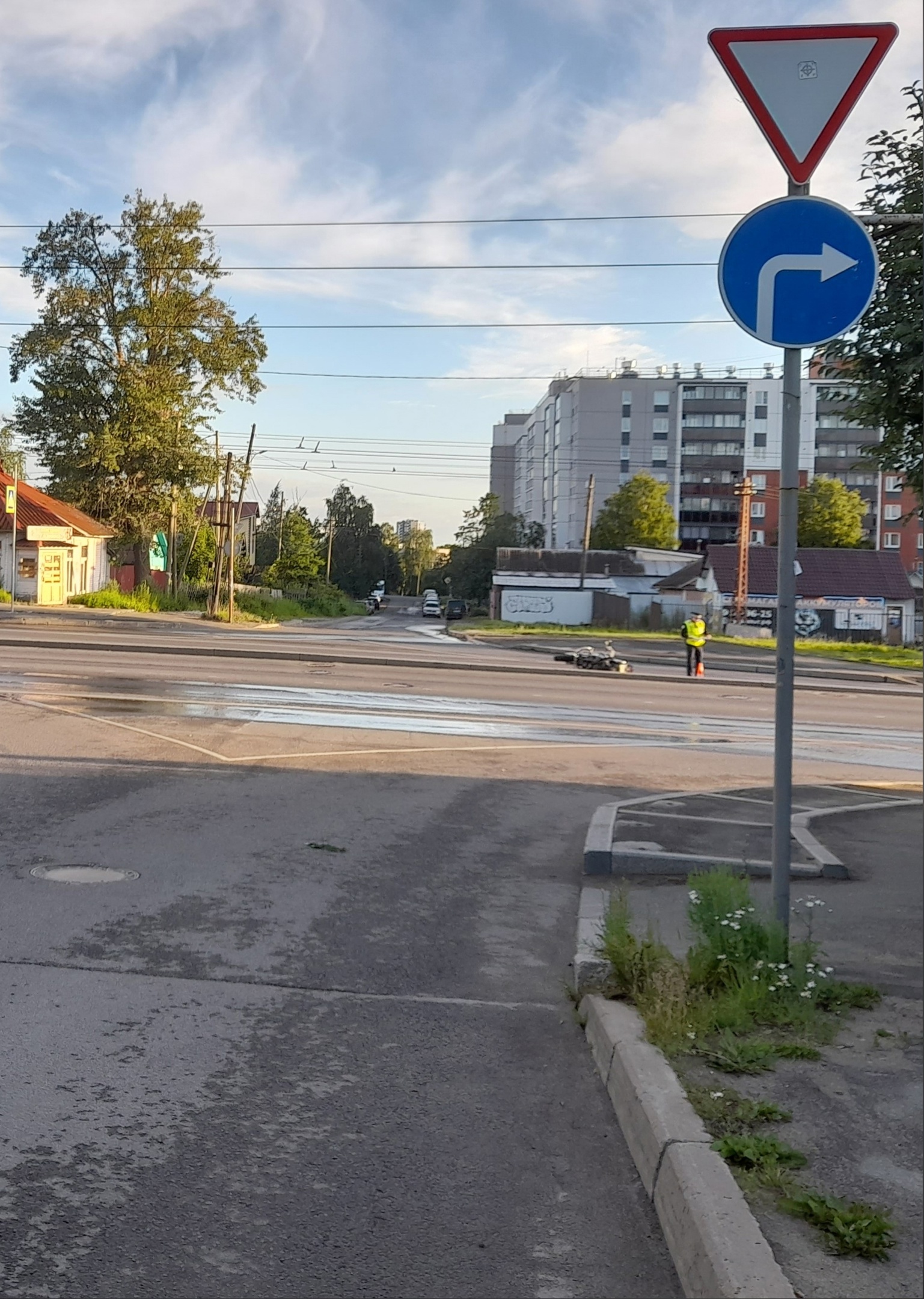 В Петрозаводске мотоциклист влетел в бордюр, уходя от полицейской погони |  04.07.2023 | Новости Петрозаводска - БезФормата