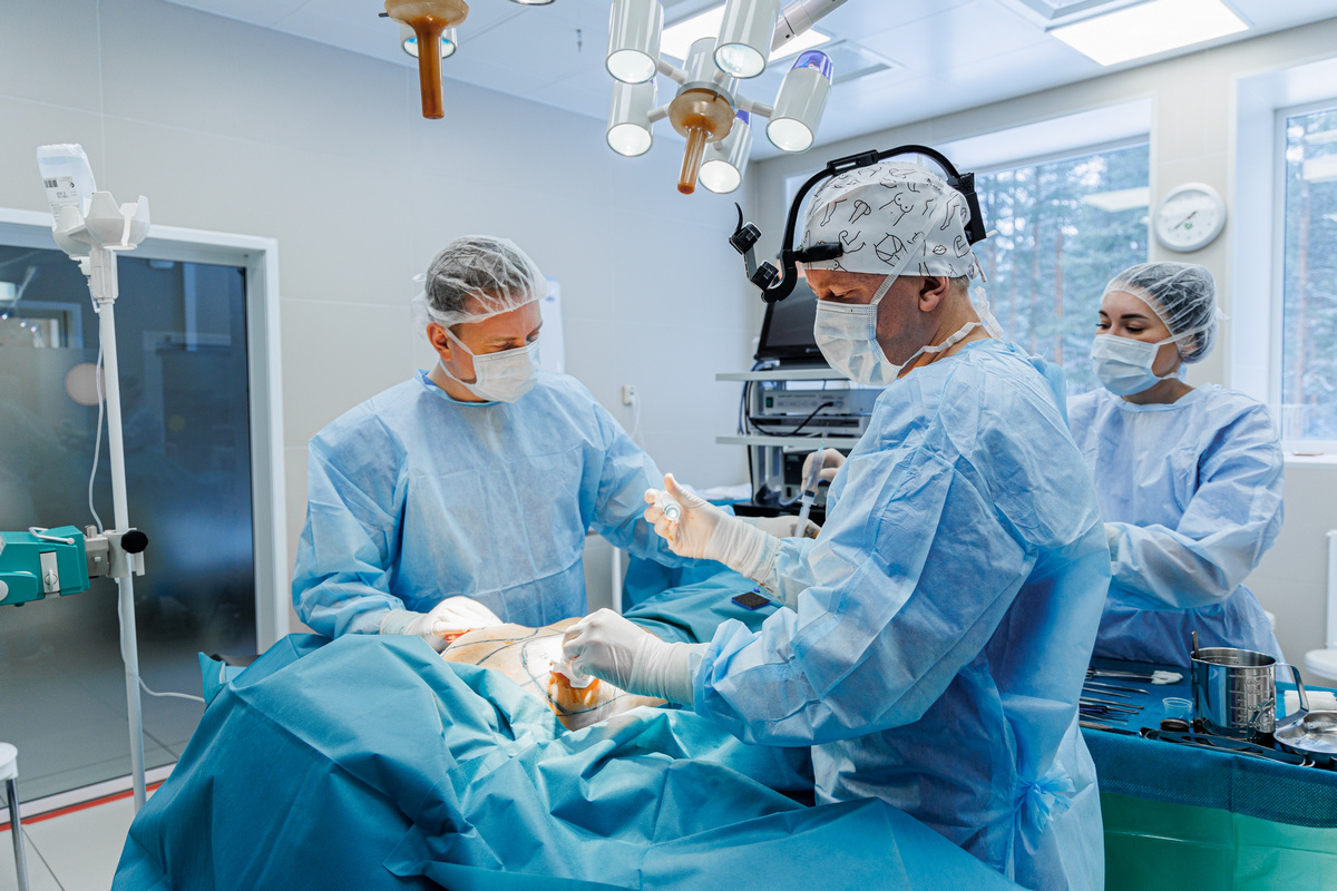 Пластическая хирургия в санкт петербурге. Хирургическая операция.