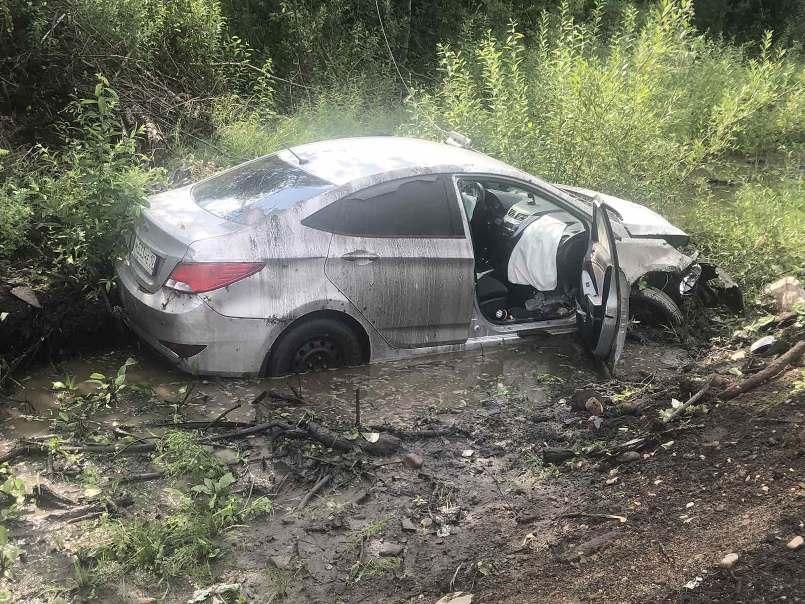 В Карелии автомобиль влетел в столб | 14.08.2023 | Новости Петрозаводска -  БезФормата