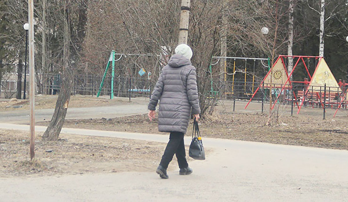 В Екатеринбурге женщина заманила мужчину в подъезд, где его избили и ограбили | Уральский меридиан