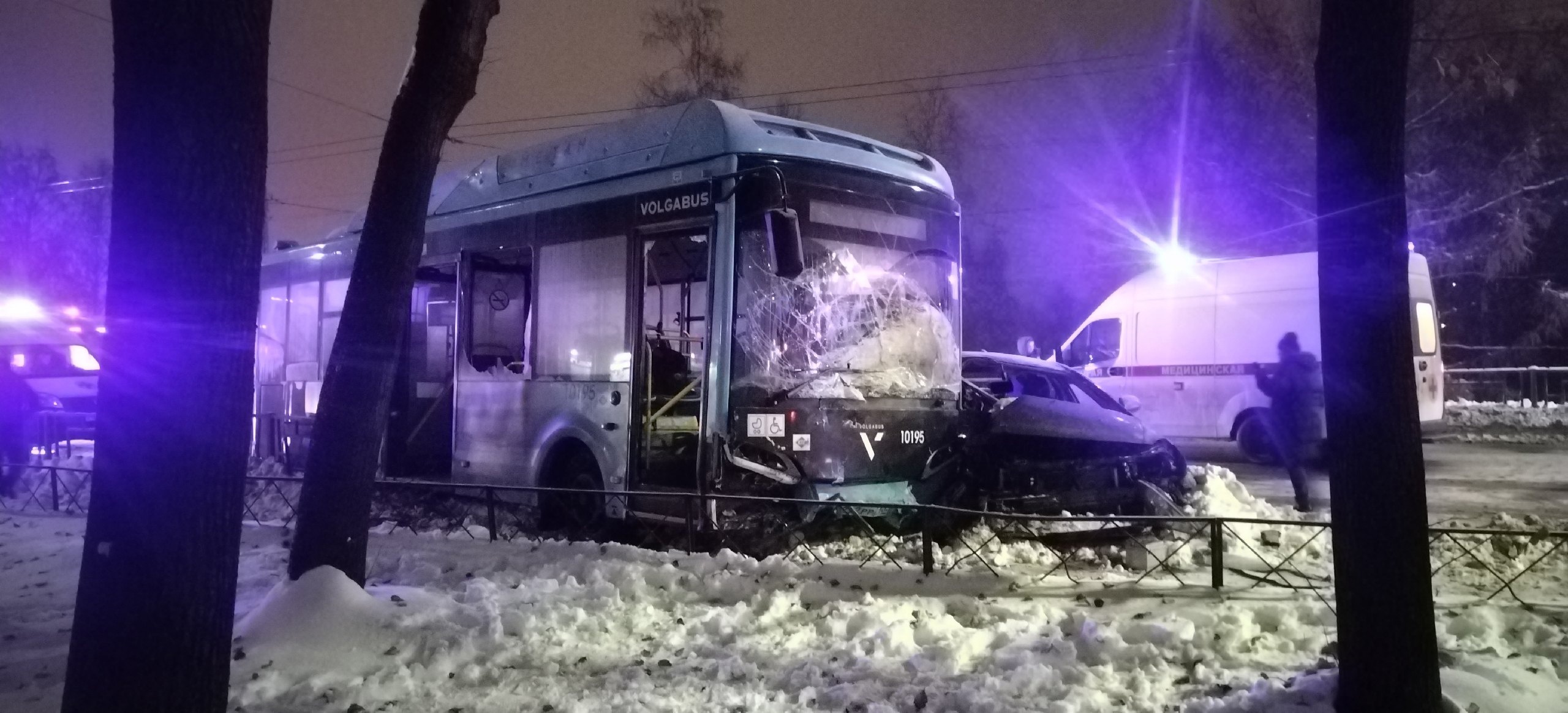 В страшной аварии с автобусом в Петрозаводске пострадали 16 человек |  01.11.2023 | Новости Петрозаводска - БезФормата