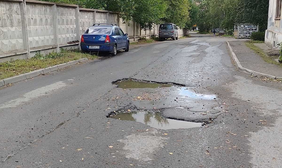 Вынесли приговор горожанам, хотевшим обдурить мэрию Петрозаводска: они  инсценировали поломку машин на дороге и взыскали ущерб с города