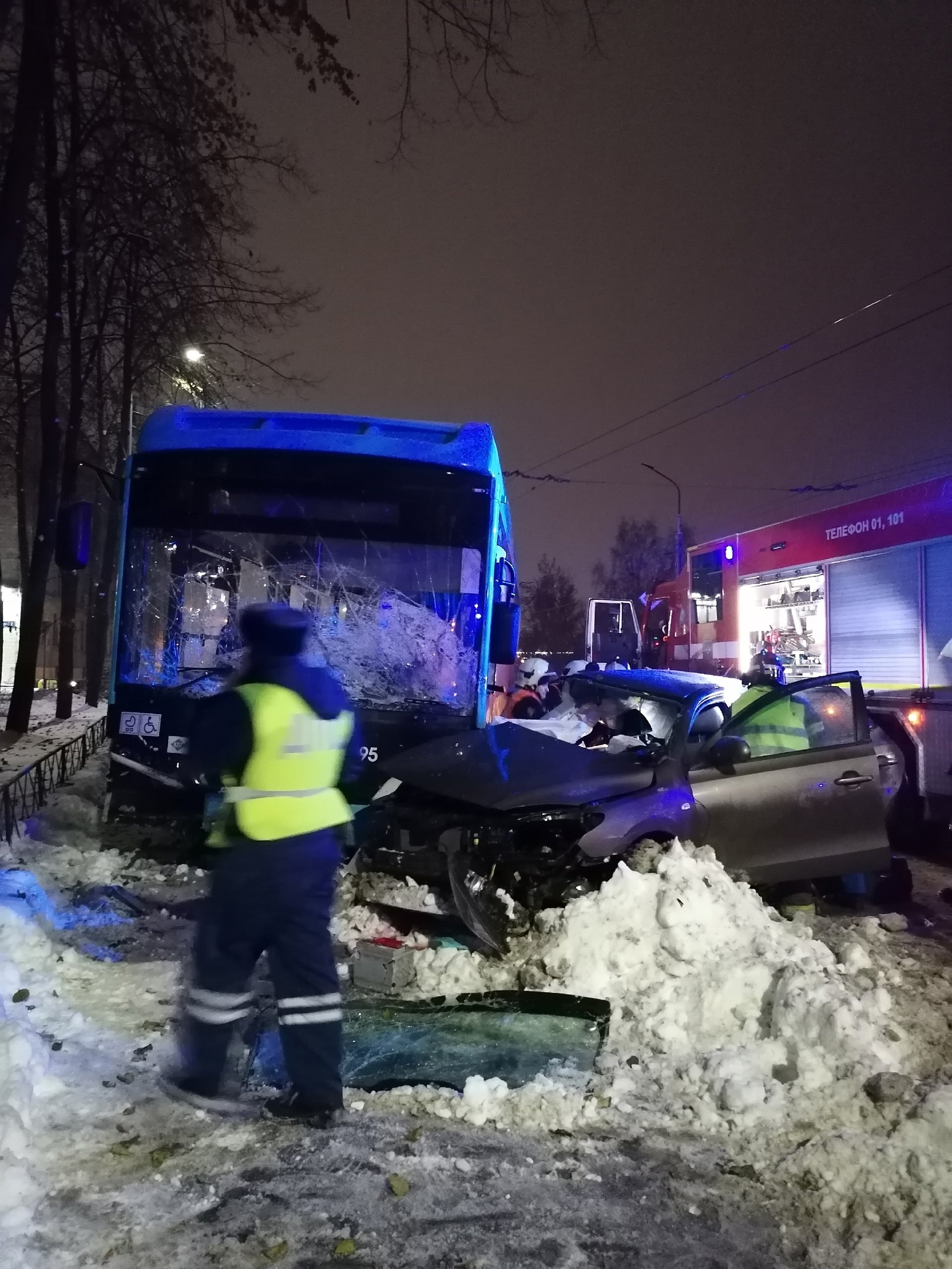 В страшной аварии с автобусом в Петрозаводске пострадали 16 человек