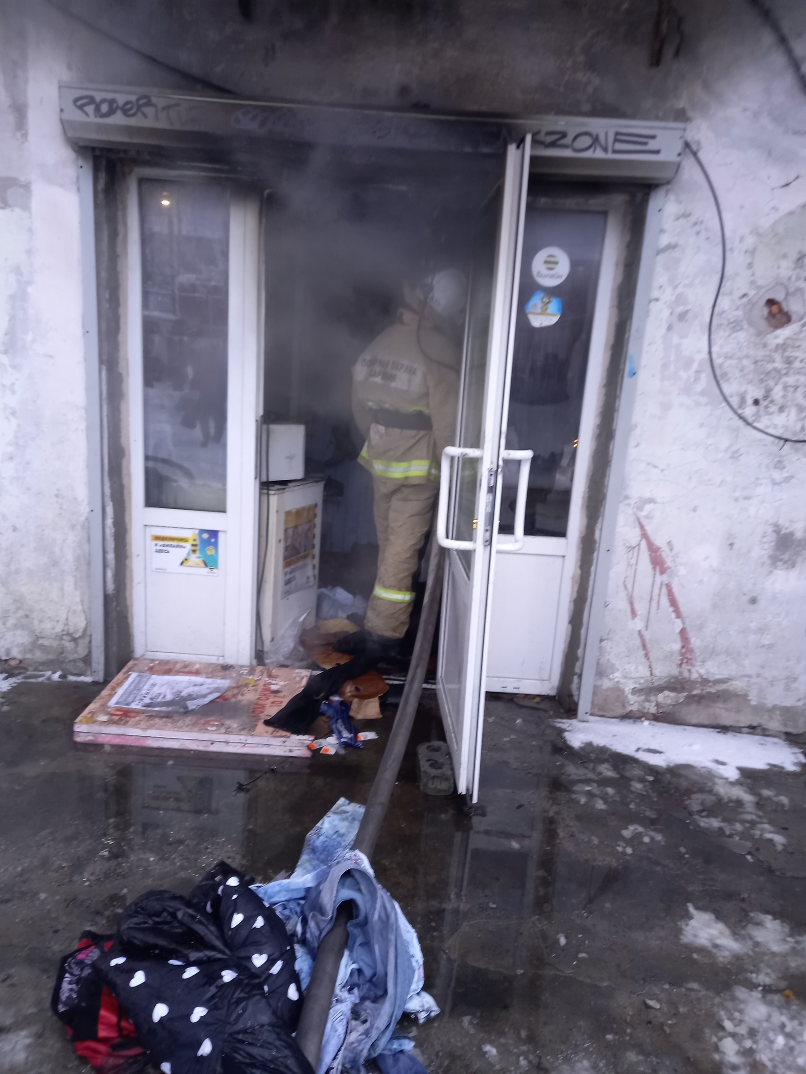 В Карелии огромное здание загорелось два раза за день: трое человек в  больнице