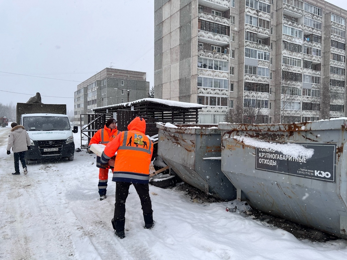 В Петрозаводске появилась мобильная бригада, оперативно убирающая мусор