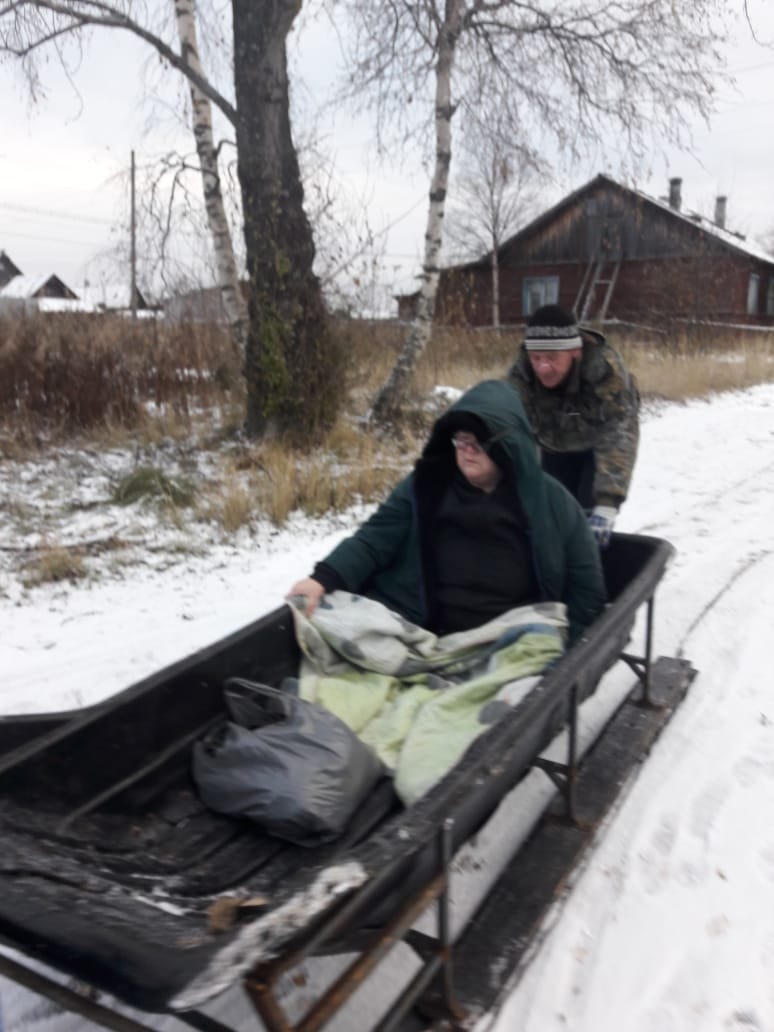 В Карелии врачи вытащили из снега охотника, который сам себя подстрелил |  08.11.2023 | Новости Петрозаводска - БезФормата