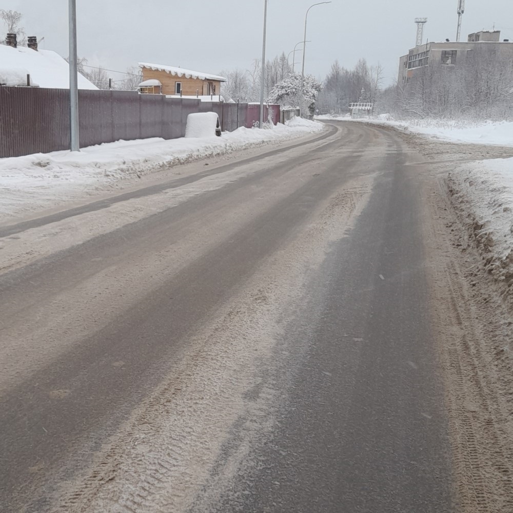 В Петрозаводске водитель отвлекся и сбил подростка