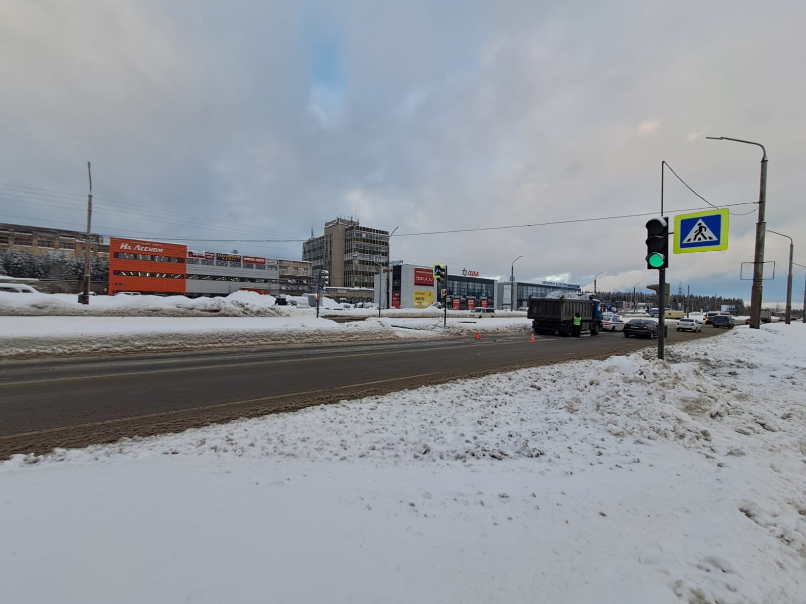 Женщине, сбитой самосвалом в Петрозаводске, 61 год