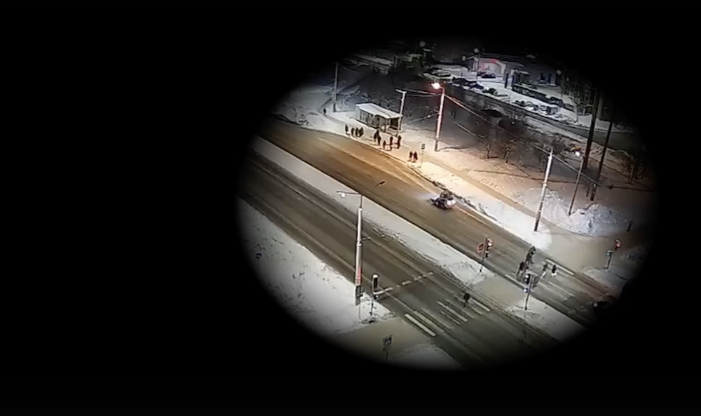 Автомобиль влетел в дорогой снегоуборщик в Петрозаводске
