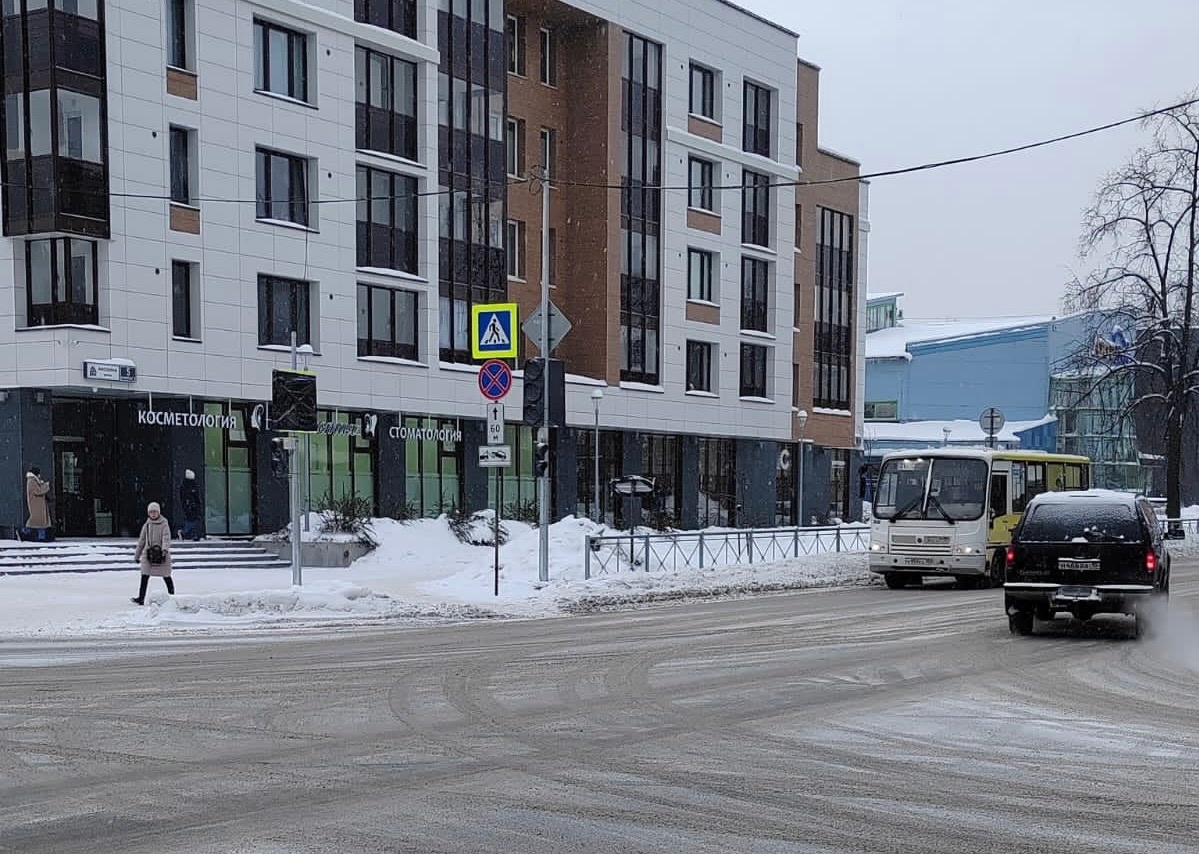 Полное безумие». Петрозаводск превратился в сплошную пробку из-за нового  светофора