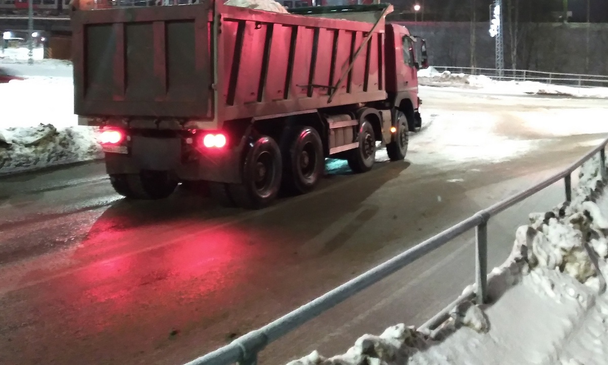 Дома трясутся»: самосвалы изводят жителей карельского города